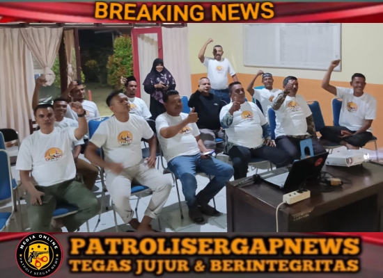 Para Keuchik(Kapala Desa) di Kecamatan Madat Kabupaten Aceh Timur Nobar Pembukaan PON XXI