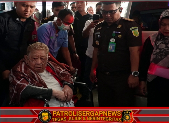 Tersangka HA DALAM Perkara Dugaan Tindak Pidana Korupsi Memalsukan Daftar Khusus Administrasi Dalam Pengadaan Tanah Jalantol Tol