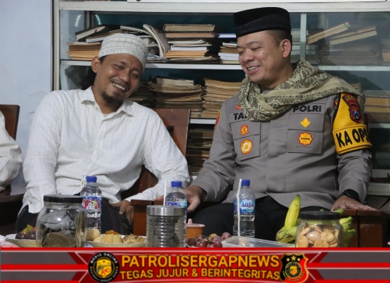 Kapolres Tulungagung Tarawih Bersama Santri Ponpes Al Falah Trenceng
