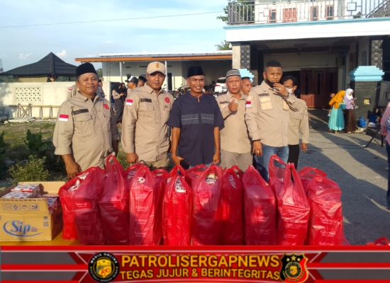 Security Jawila Bagikan Takjil dan Santunan di Bulan Ramadhan