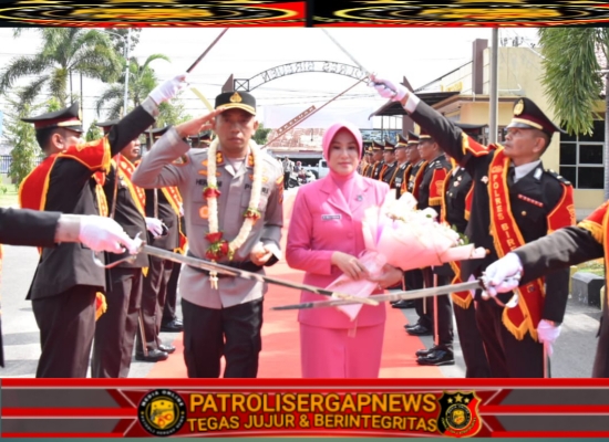 Polres Bireuen Sambut Kapolres Baru, Diwarnai Jajar Hormat dan Pedang Pora