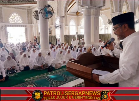 Dinas Syariat Islam Menggelar Acara Peusijuk ( Tepung Tawar ) Kepada Jema’ah Haji Bireuen di Mesjid Sultan Jeumpa