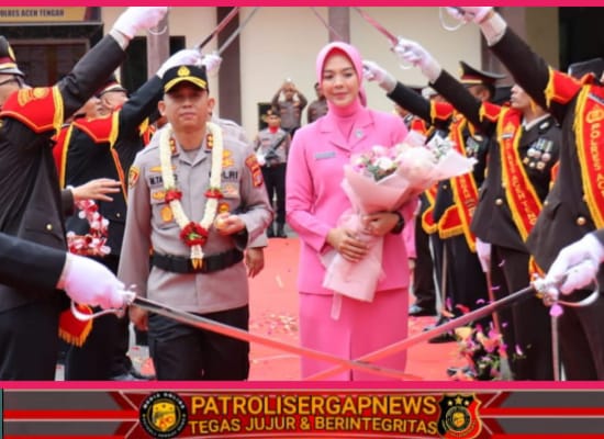 Tradisi Pedang Pora dan Tari Guel, Warnai Lepas Sambut Kapolres Aceh Tengah