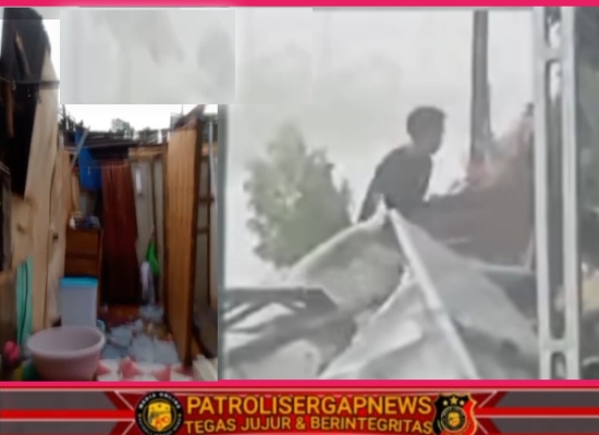 Hujan Lebat Disertai Angin Kencang Robohkan Rumah Warga di Sungai Nibung