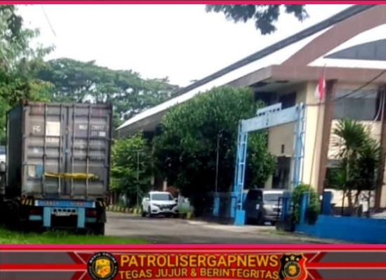 Dua Kontainer Barang Bukti Hilang Misterius, Prof. Sutan Nasomal Desak Kapolri Turun Tangan