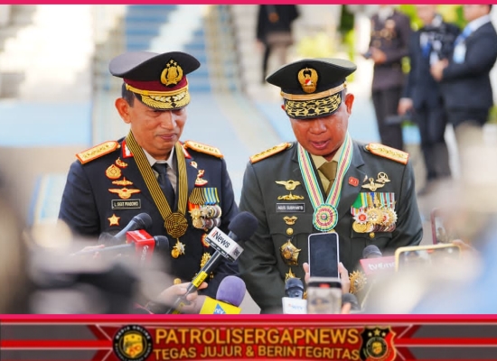 Kapolri dan Panglima TNI Apresiasi Antusiasme Warga dalam Upacara HUT RI ke-80 di Istana