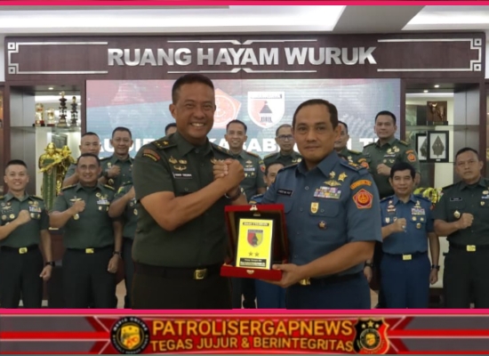 Kasdam V/Brawijaya Sambut Audiensi Kababinkum TNI di Surabaya